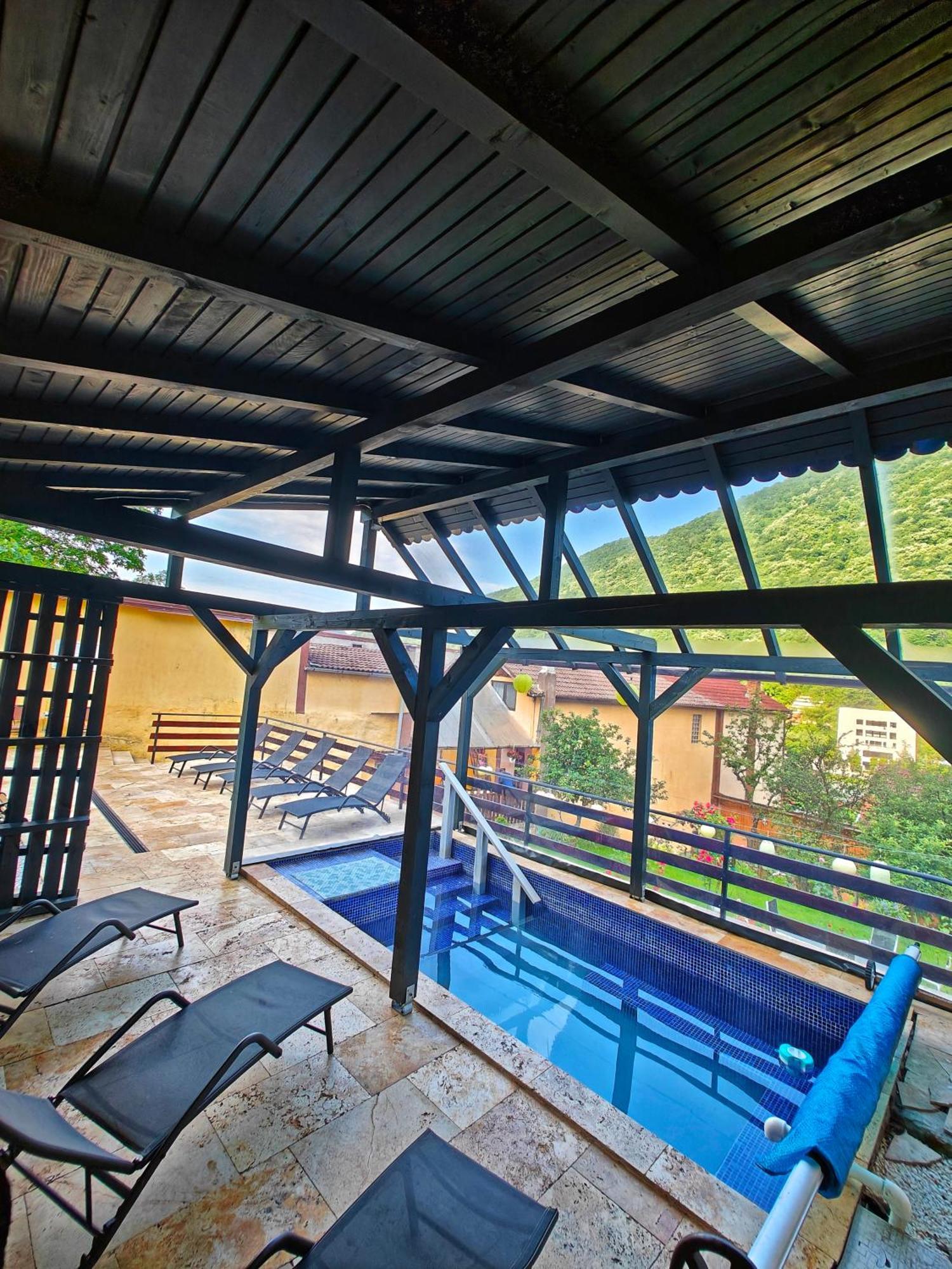 Casa Miclau Apartment Baile Herculane Bagian luar foto