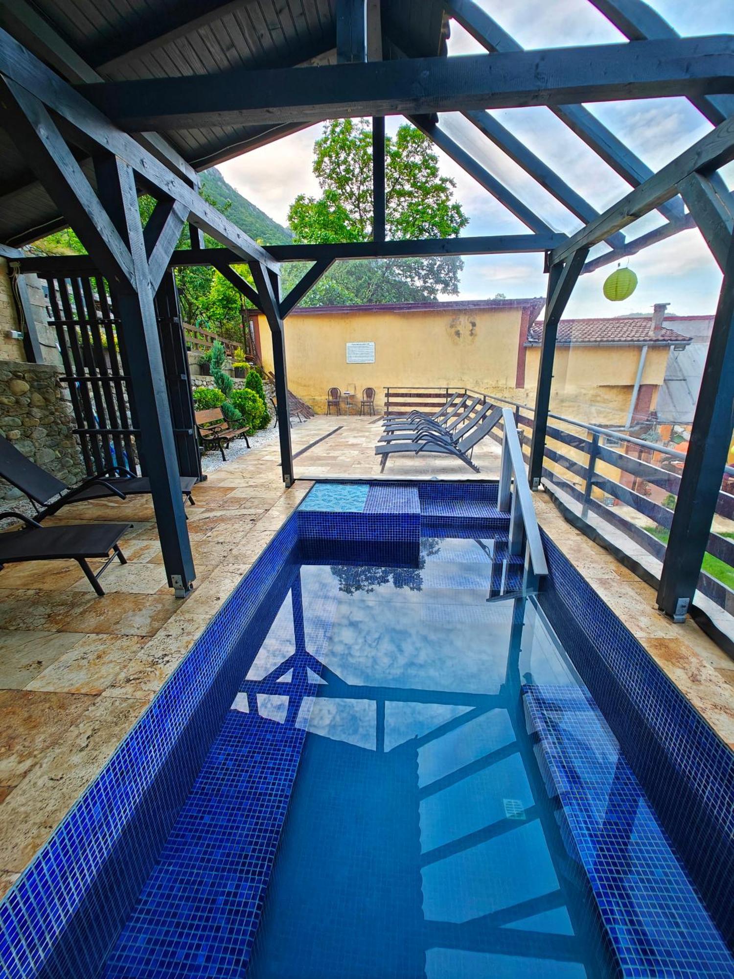 Casa Miclau Apartment Baile Herculane Bagian luar foto