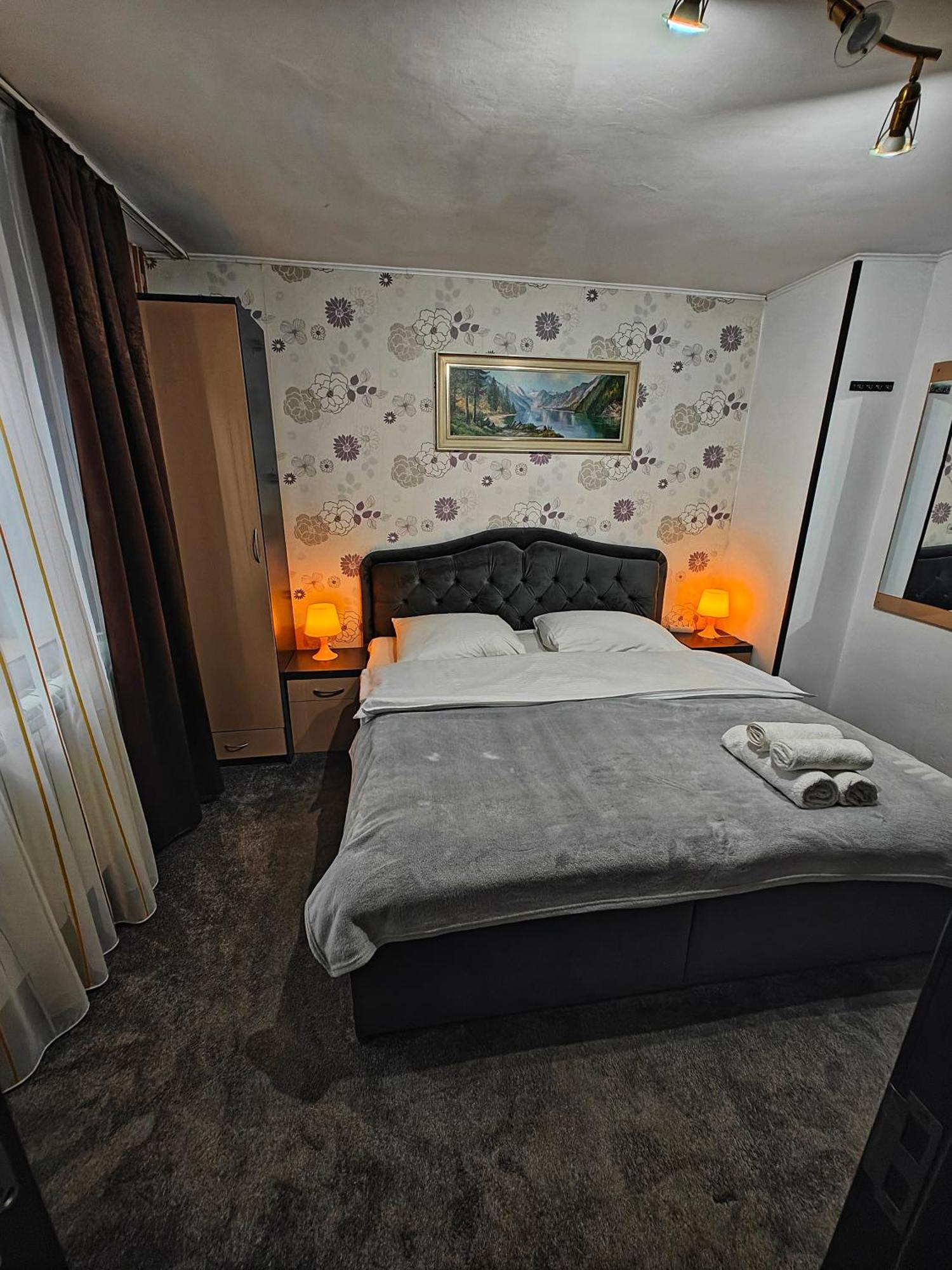 Casa Miclau Apartment Baile Herculane Bagian luar foto