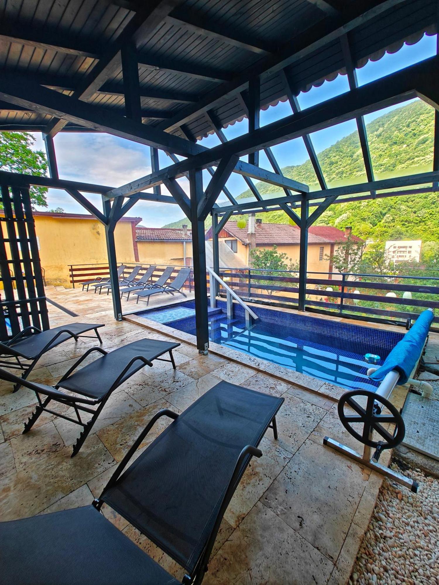 Casa Miclau Apartment Baile Herculane Bagian luar foto