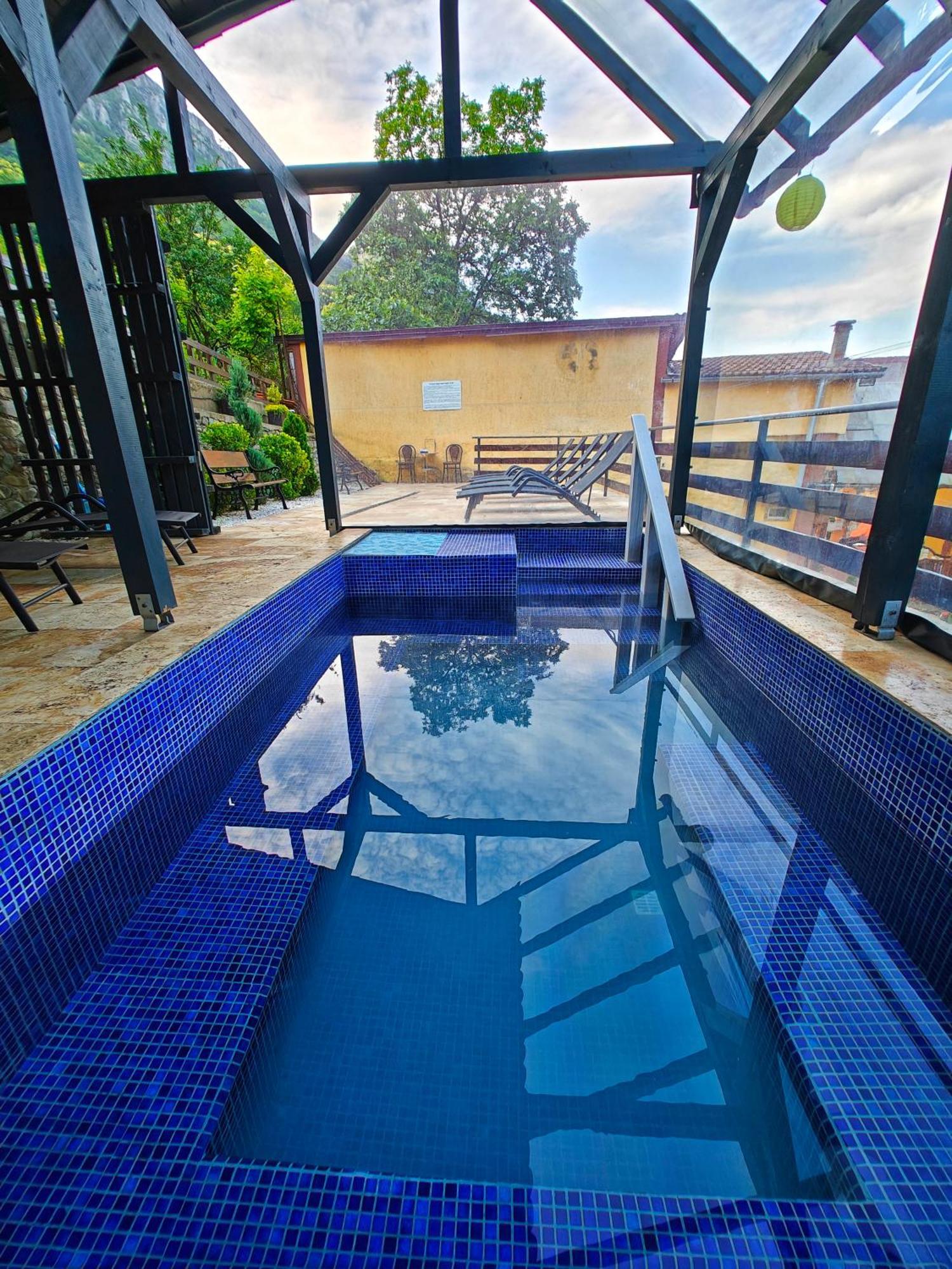 Casa Miclau Apartment Baile Herculane Bagian luar foto