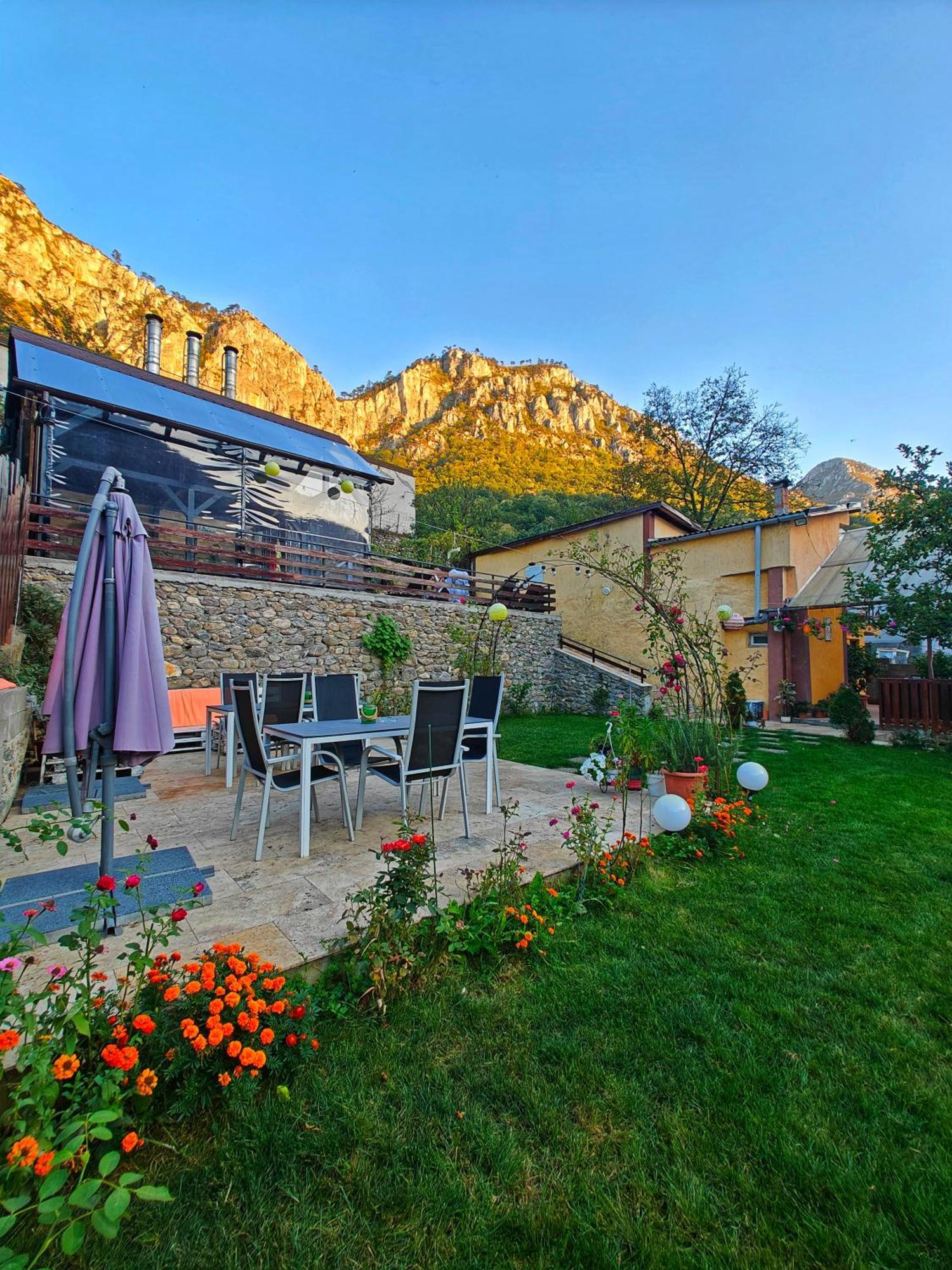 Casa Miclau Apartment Baile Herculane Bagian luar foto