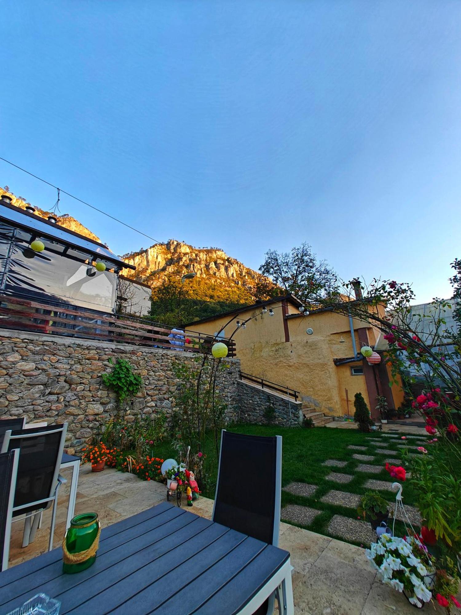 Casa Miclau Apartment Baile Herculane Bagian luar foto